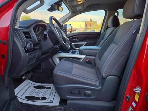 Used 2024 Nissan Titan SV w/ SV Convenience Package AWD/4WD image 2