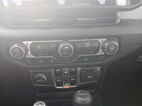 New 2026 Jeep Gladiator Sport image 20