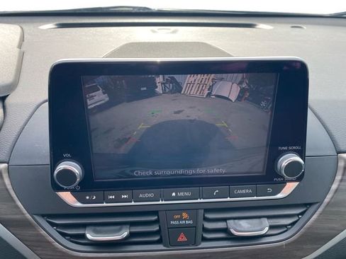Used 2024 Nissan Altima 2.5 SV FWD image 25
