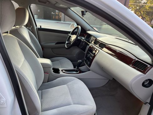 Used 2010 Chevrolet Impala LT image 19