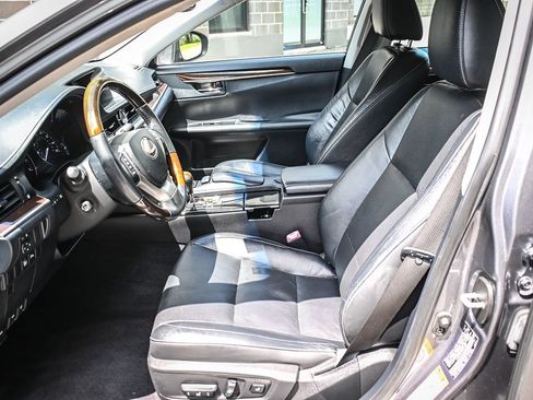 Used 2014 Lexus ES 350 w/ Luxury Package FWD image 8