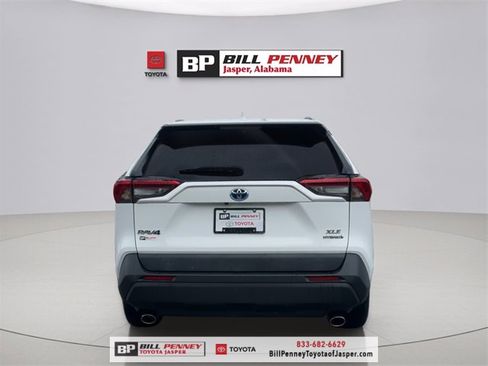 Used 2021 Toyota RAV4 XLE image 4