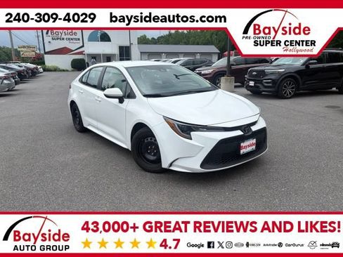 Used 2022 Toyota Corolla LE FWD image 1