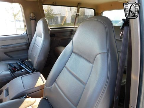 Used 1995 Ford Bronco XLT image 10