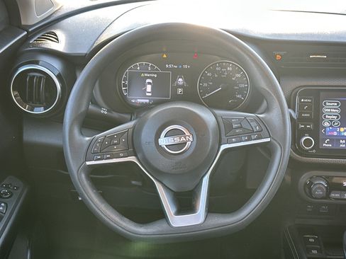 Used 2022 Nissan Kicks SV image 23