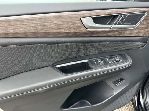 Used 2024 Volkswagen Atlas SEL Premium R-Line image 16