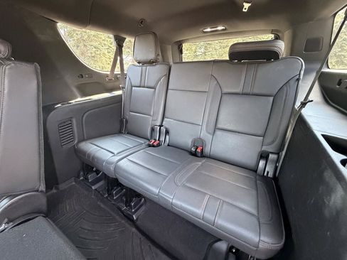 Used 2021 Chevrolet Suburban RST AWD/4WD image 14