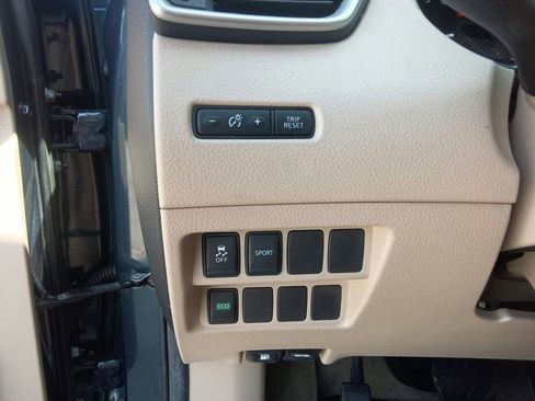 Used 2015 Nissan Rogue S FWD image 28