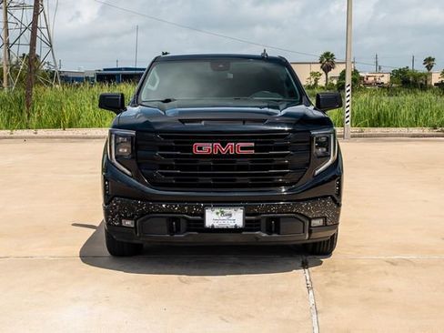 Used 2023 GMC Sierra 1500 Elevation RWD image 2
