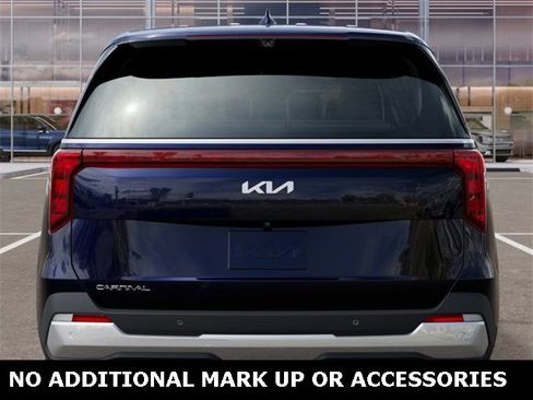 New 2026 Kia Carnival EX image 13