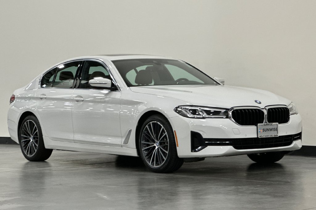 Used 2023 BMW 530i w/ Convenience Package RWD image 2