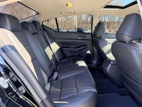 Used 2024 Nissan Altima 2.5 SR w/ SR Premium Package image 13