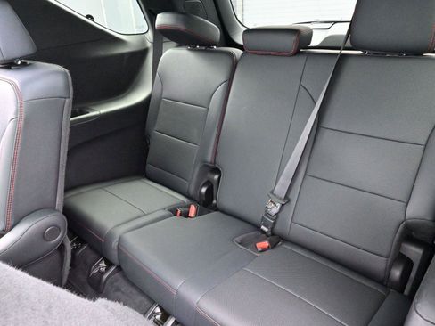 Used 2024 Chevrolet Traverse RS w/ LPO, Floor Liner Package image 34