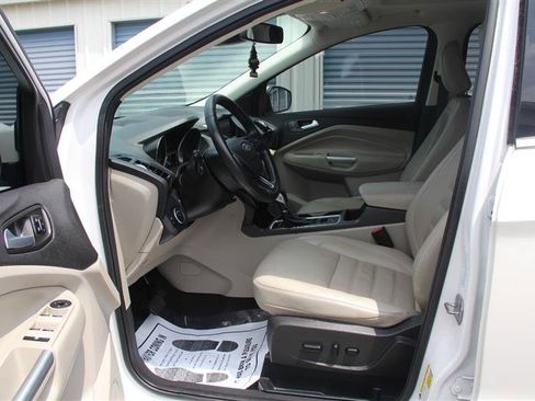 Used 2019 Ford Escape Titanium AWD/4WD image 23