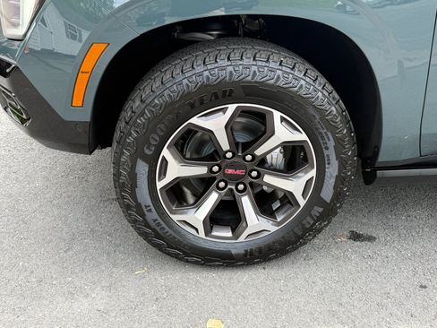 New 2026 GMC Yukon AT4 Ultimate w/ LPO, Floor Liner Package AWD/4WD image 9