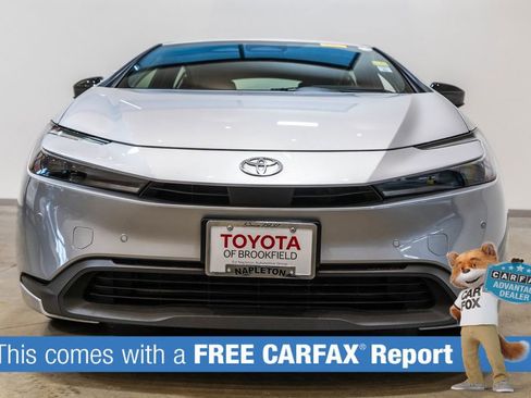 Used 2025 Toyota Prius LE image 2