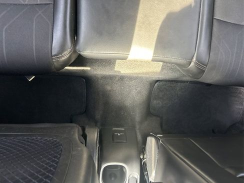 Used 2019 Chevrolet Trax LT w/ LT Convenience Package AWD/4WD image 18