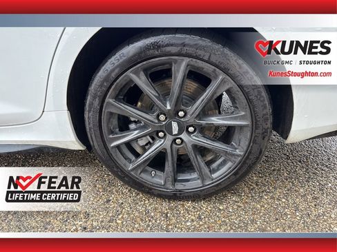 Used 2025 Cadillac CT4 V AWD/4WD image 18