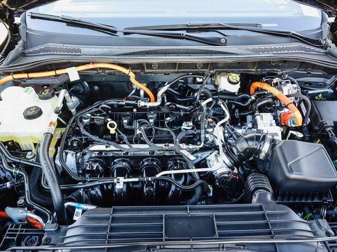 Used 2025 Ford Escape ST-Line w/ Equipment Group 301A image 26