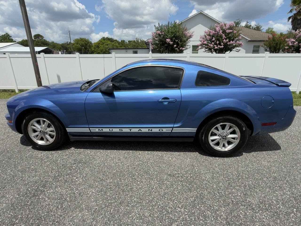 Used 2007 Ford Mustang Premium RWD image 8