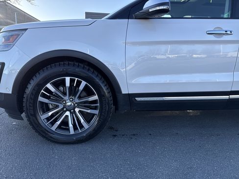 Used 2016 Ford Explorer Platinum image 9