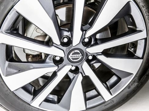 Used 2021 Nissan Sentra SV w/ SV Premium Package FWD image 40
