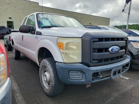 Used 2011 Ford F250 XL w/ Skid Plate Pkg AWD/4WD image 1