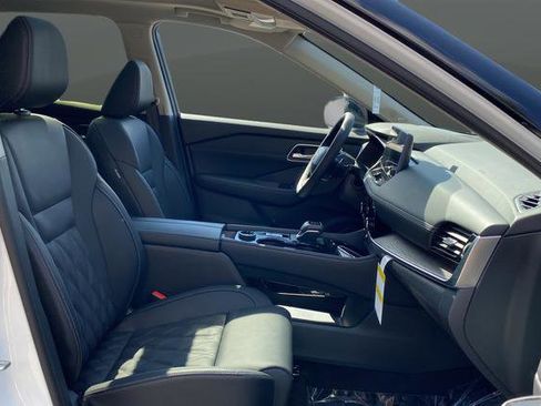 New 2026 Nissan Rogue Platinum image 23