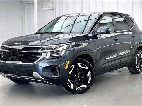 Used 2024 Kia Seltos SX w/ SX Sunroof Package AWD/4WD image 2