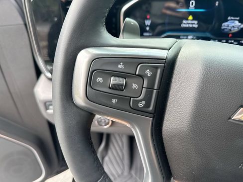 Used 2025 Chevrolet Silverado 1500 LTZ AWD/4WD image 17