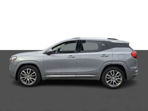 Used 2023 GMC Terrain Denali image 4