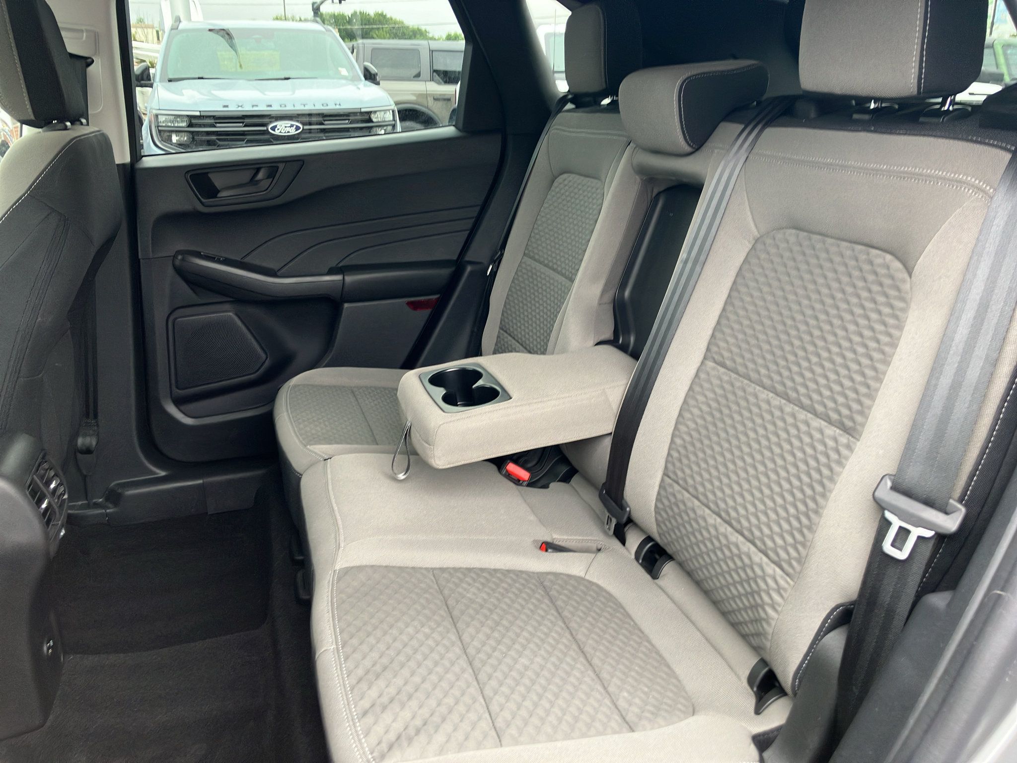 Used 2022 Ford Escape SE w/ SE Sport Appearance Package FWD image 28