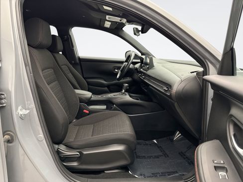 Used 2023 Honda HR-V Sport image 9