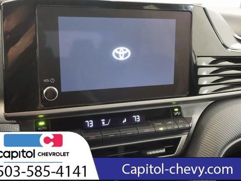 Used 2025 Toyota Camry SE FWD image 21
