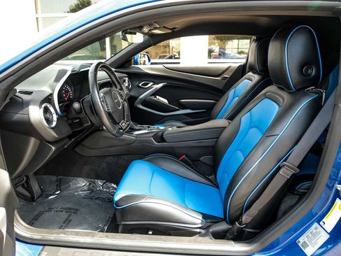 Used 2021 Chevrolet Camaro SS RWD image 4