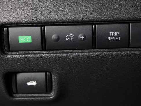 Certified 2024 Nissan Sentra SV image 23