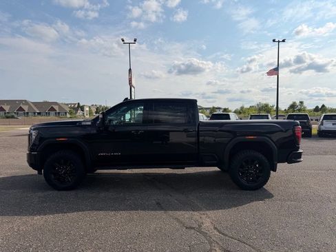 Used 2024 GMC Sierra 2500 AT4 w/ AT4 Premium Plus Package AWD/4WD image 9