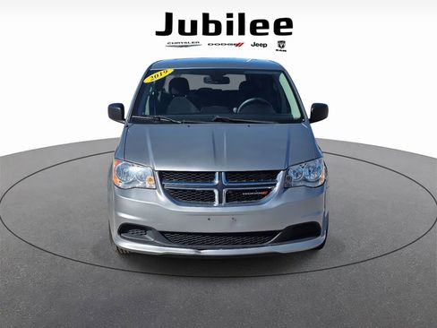 Used 2019 Dodge Grand Caravan SE w/ UConnect Hands-Free Group image 2