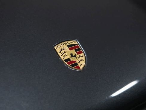 Certified 2022 Porsche Macan image 34