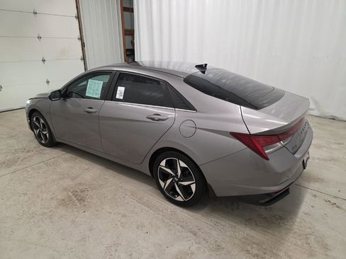 Used 2023 Hyundai Elantra Limited FWD image 3