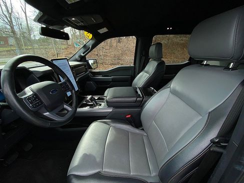 Used 2023 Ford F150 Lightning Lariat image 27