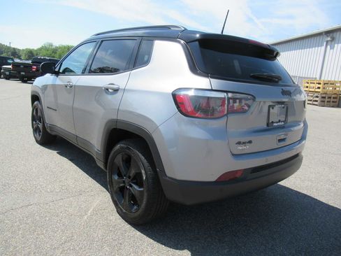 Used 2019 Jeep Compass Latitude AWD/4WD image 7