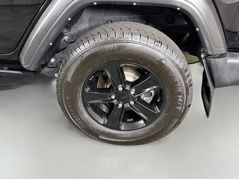 Used 2022 Jeep Wrangler Unlimited Sport AWD/4WD image 33