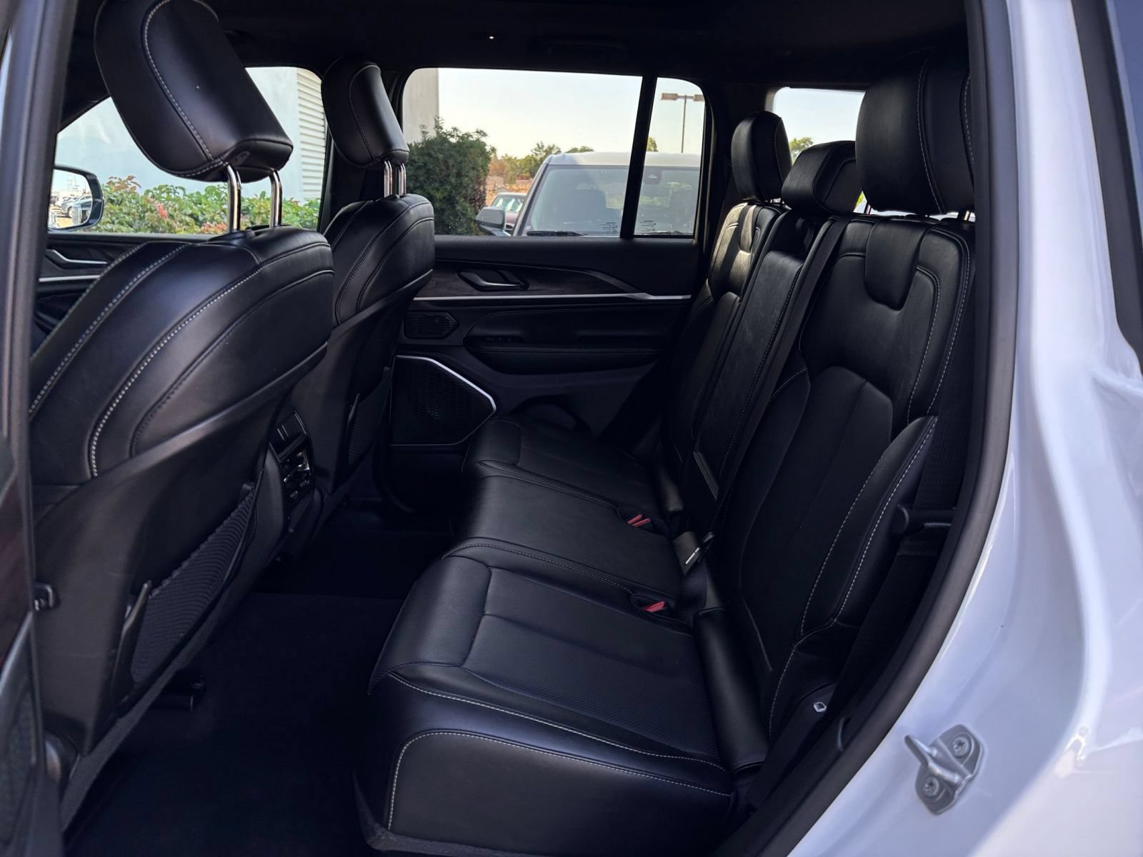 Used 2026 Jeep Grand Cherokee Limited AWD/4WD image 28