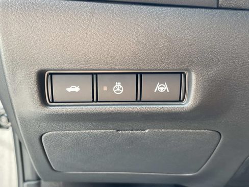 New 2026 Nissan Sentra SR w/ SR Premium Package FWD image 32