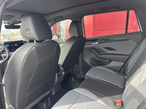 New 2026 Volkswagen Tiguan SE R-Line image 18