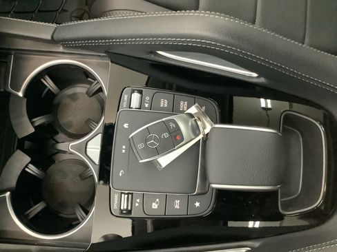 Used 2024 Mercedes-Benz GLE 350 4MATIC image 19