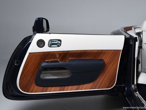 Used 2016 Rolls-Royce Dawn image 36