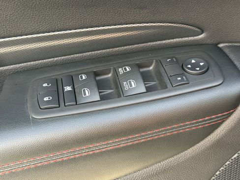 Used 2025 Dodge Durango GT AWD/4WD image 25