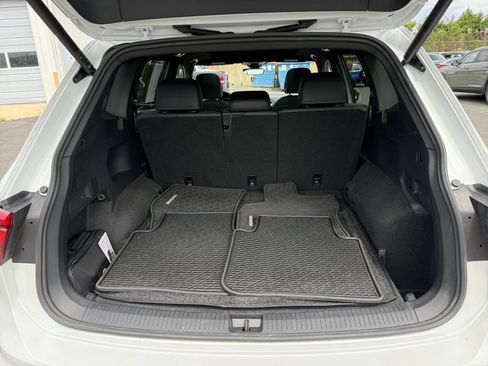 Used 2024 Volkswagen Tiguan SE R-Line AWD/4WD image 25